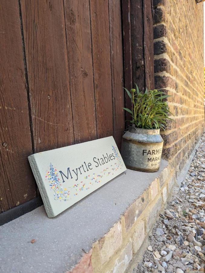 Myrtle Stables - Converted, Self-Contained, Countryside Hernhill ภายนอก รูปภาพ